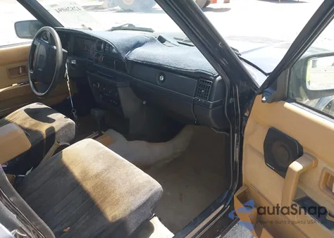 1992 Volvo 240 from USA, damaged, VIN YV1AW8807N1918524